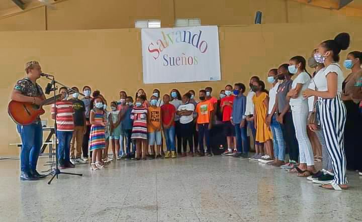 Fundación Manantial de Vida lanza programa «Salvando Sueños»